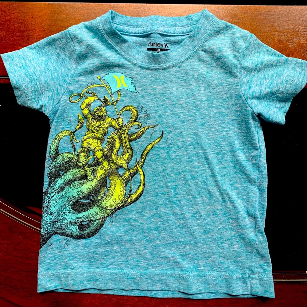 Hurley T-Shirt size 3T no flaws or defects